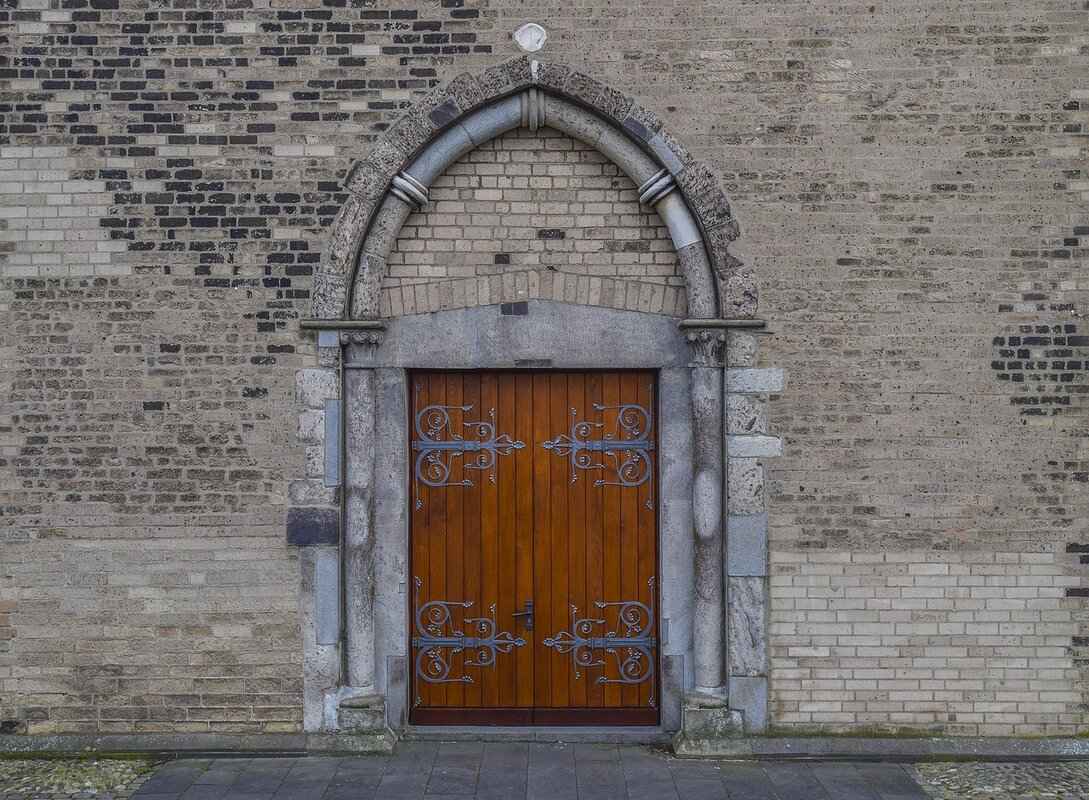 How to Put a Pixie Glass on a Sliding Door: Installation Tips 3 Measuring Your Sliding Door