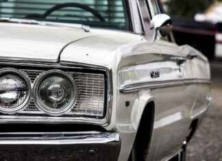 How to Put On Windshield Wipers in Simple Steps How to Put On Windshield Wipers in Simple Steps