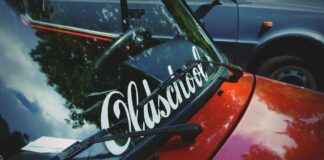 How to Remove Bosch Windshield Wipers: Easy Removal Process How to Remove Bosch Windshield Wipers: Easy Removal Process