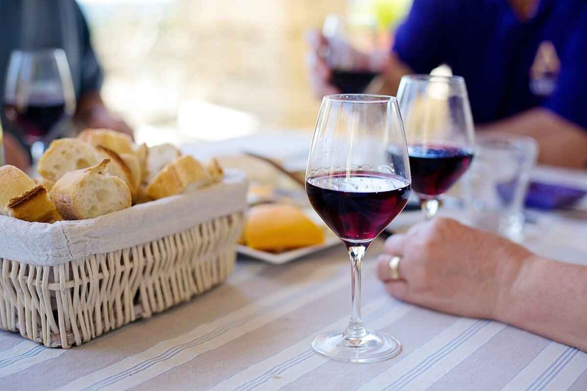 How to Remove Wine Stains from a Satin or Silk Night Dress 1 Why Are Wine Stains Difficult to Remove?