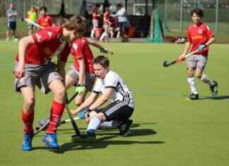 How to Repair a Pulled Thread on a Delicate Slip Dress How to Repair a Pulled Thread on a Delicate Slip Dress