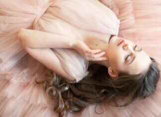 How to Restore the Shine of a Faded Satin Slip Dress How to Restore the Shine of a Faded Satin Slip Dress