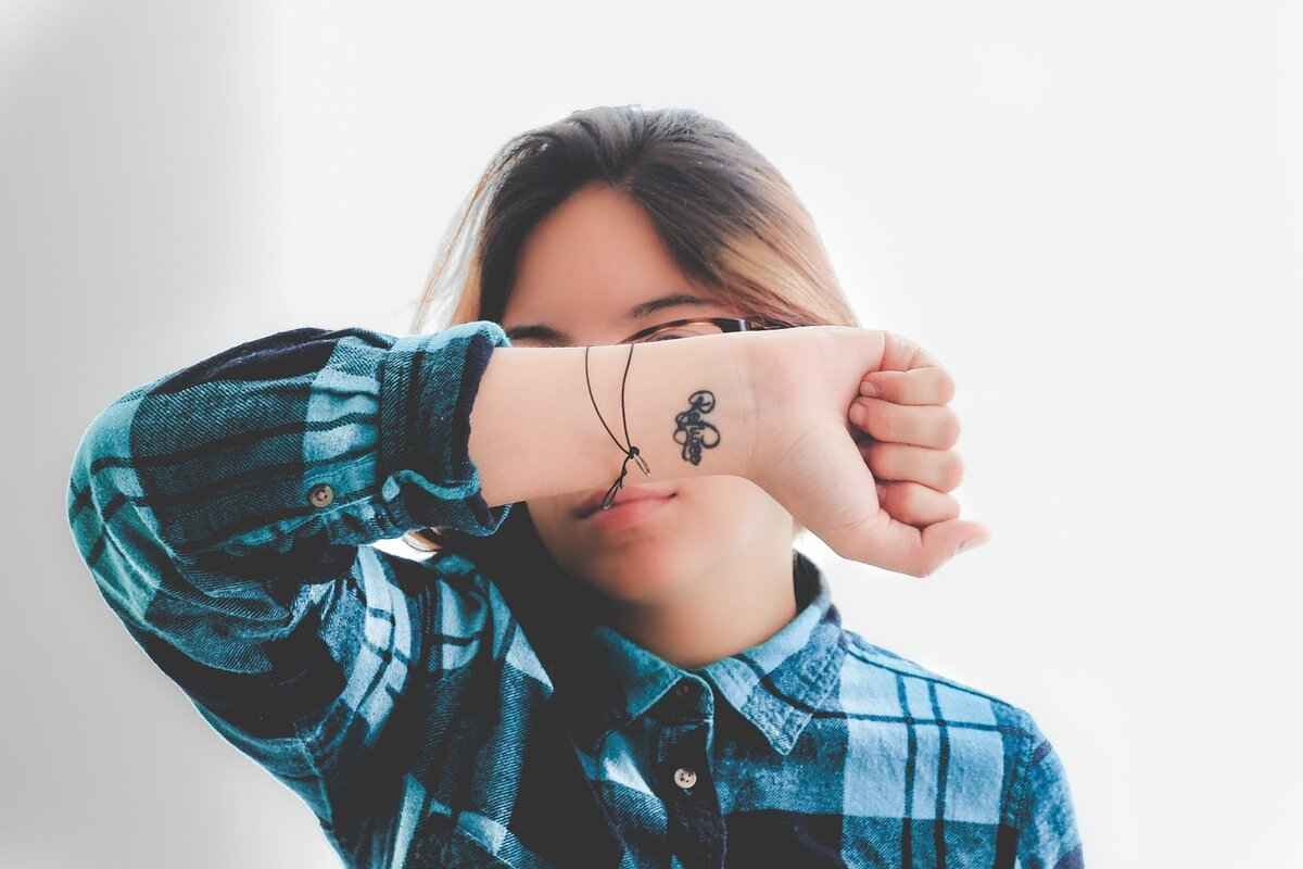 How to Sleep with a New Tattoo: Best Practices for Healing 6 Signs of Complications to Watch For