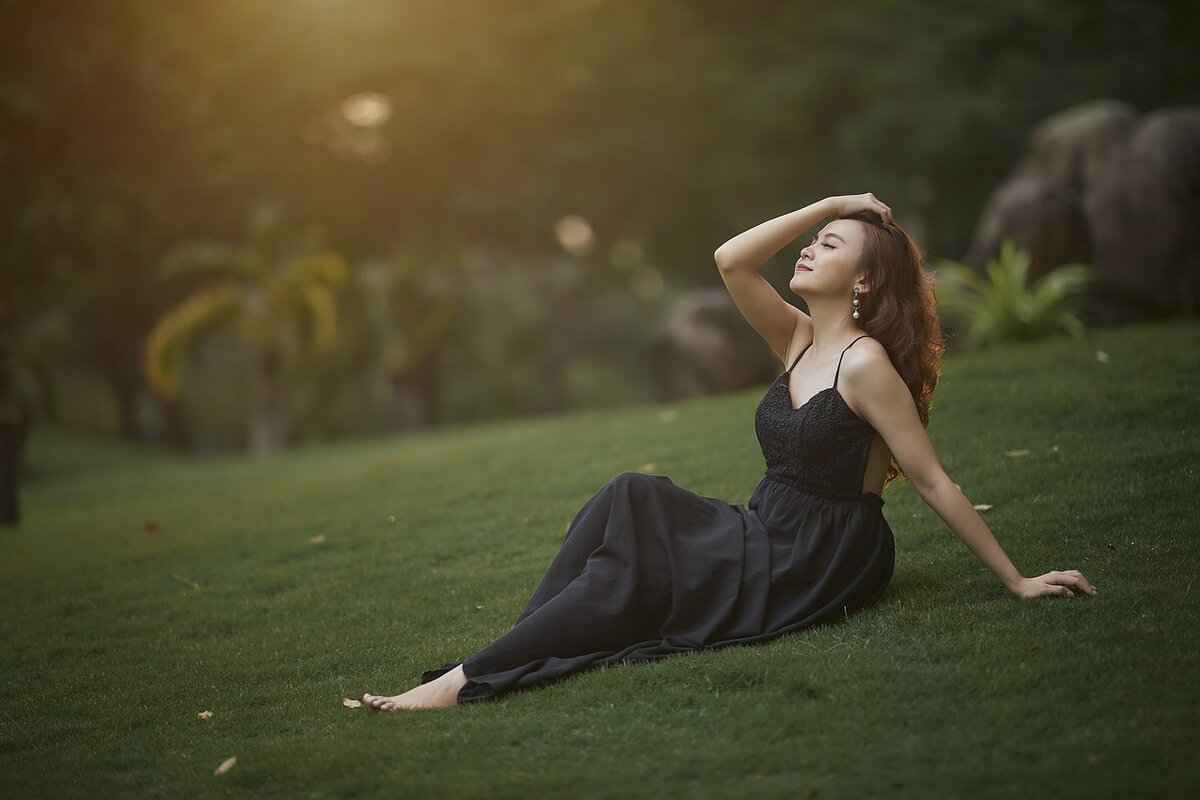 How to Store Your Night Dresses to Maintain Their Shape & Quality 6 How to Protect Night Dresses from Pests?