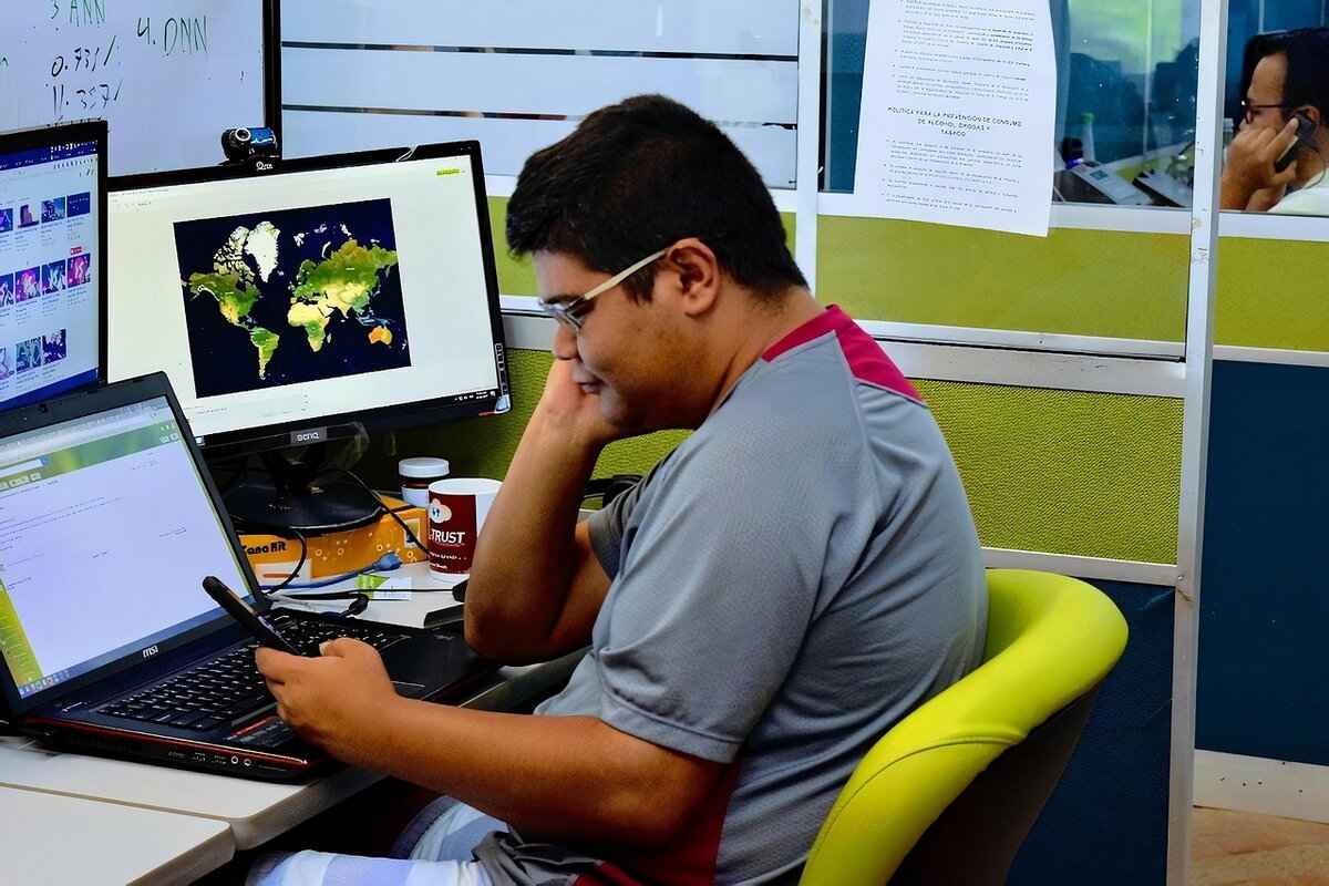 Who is Karina Fernandez?