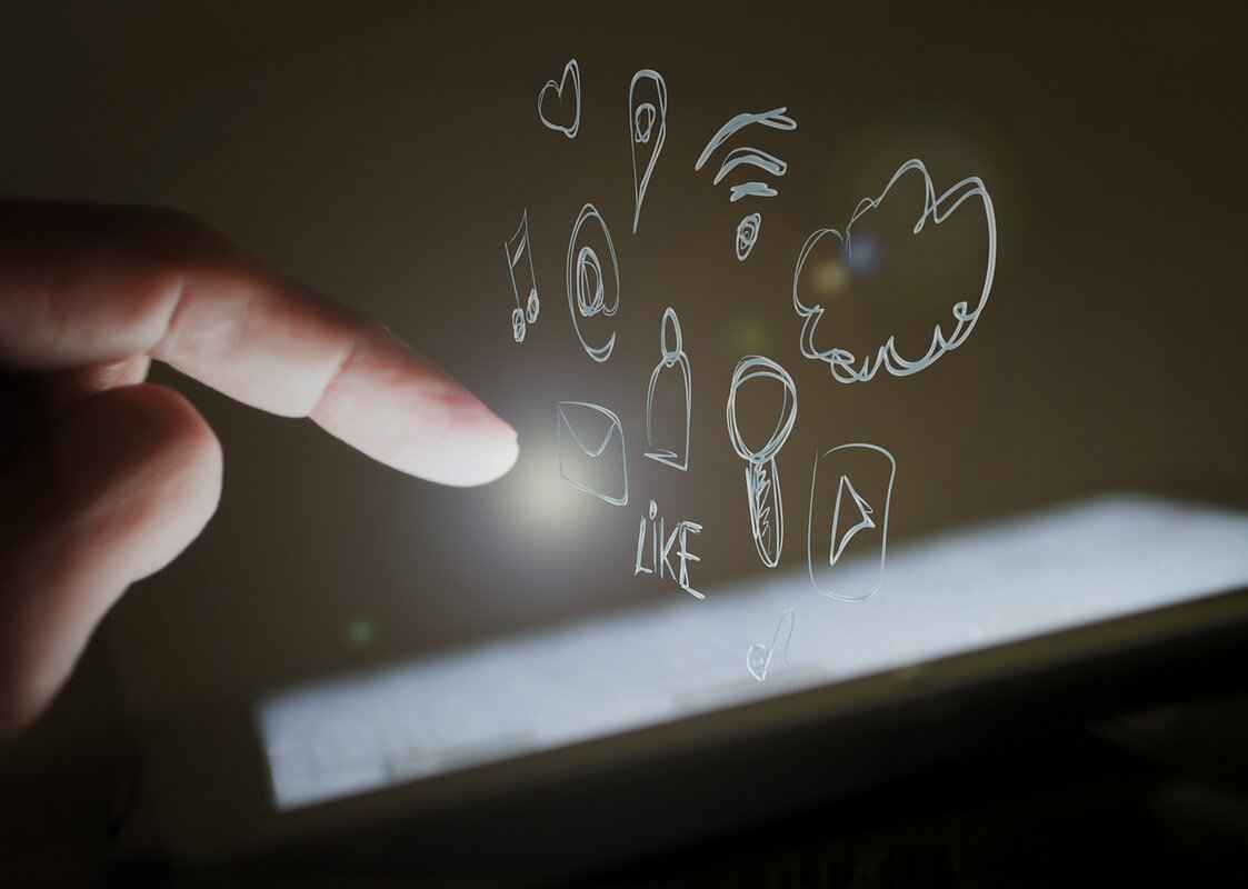 Kayla (@kaylabumss) – Who is Kayla? A Deep Dive Into Her OnlyFans Success & Net Worth & OnlyFans Leaks 6 Social Media Presence & Influence