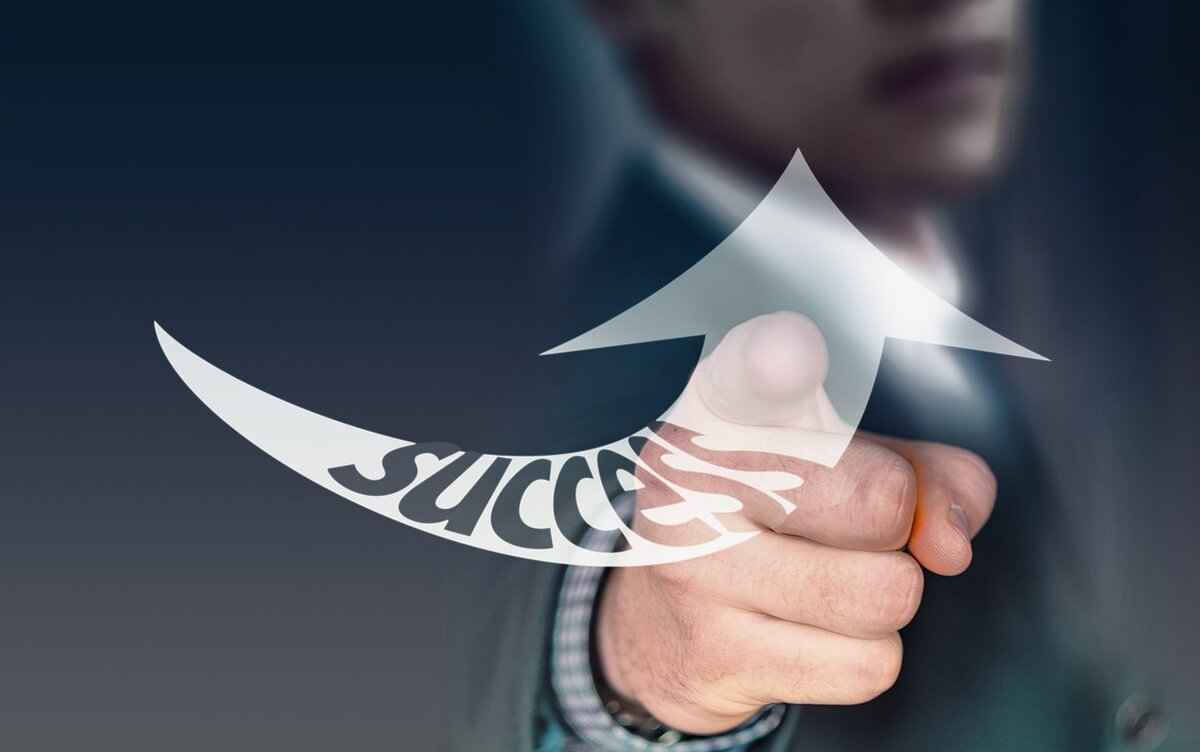 Kayla (@kaylabumss) – Who is Kayla? A Deep Dive Into Her OnlyFans Success & Net Worth & OnlyFans Leaks 8 Business Ventures & Future Plans