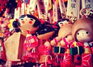 Kimono Styles & Models: A Complete Guide to Traditional and Modern Designs Kimono Styles & Models: A Complete Guide to Traditional and Modern Designs