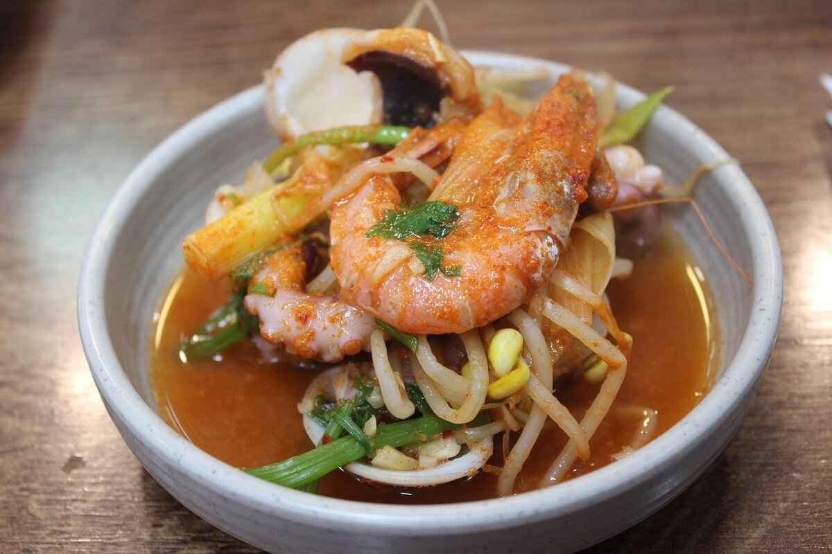 Korean Birthday Food Traditions: Miyeok-Guk & Baekseju 1 What is Miyeok-Guk and Why is it Served on Birthdays?