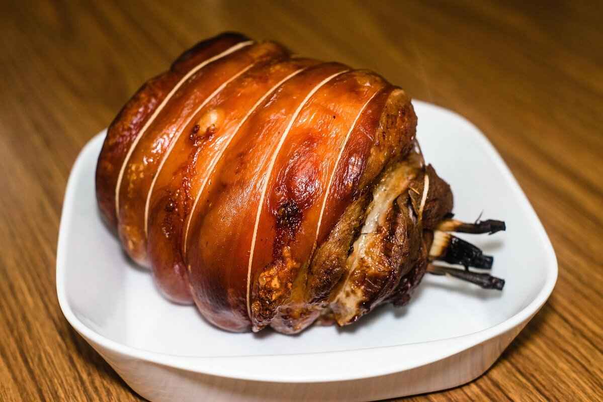 Lechon: The Ultimate Filipino Roasted Pig Feast 1 What is Lechon?