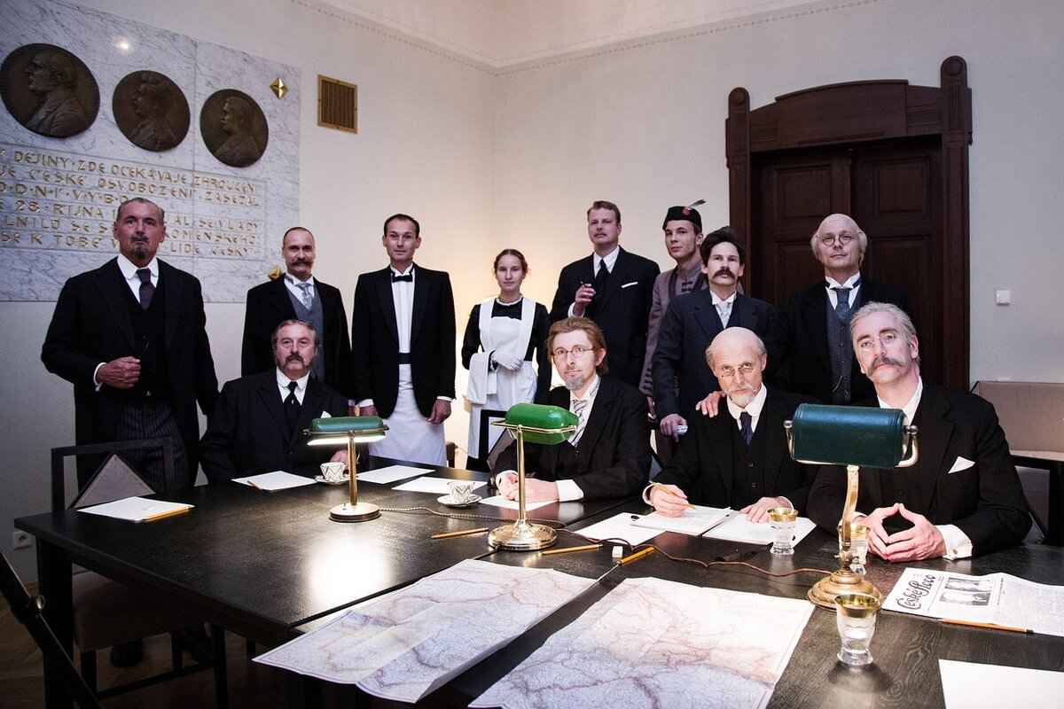 Lucy 🙈 (@lucyeatu) – Lucyeatu: The Mysterious OnlyFans Star Everyone is Talking About & OnlyFans Leaks 2 Who is Lucy? (Biography & Background)