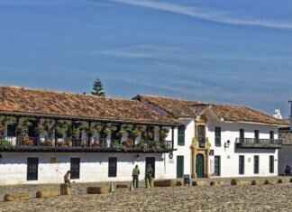 Mayor Goodway & Chickaletta: The Funniest Duo in Paw Patrol Mayor Goodway & Chickaletta: The Funniest Duo in Paw Patrol