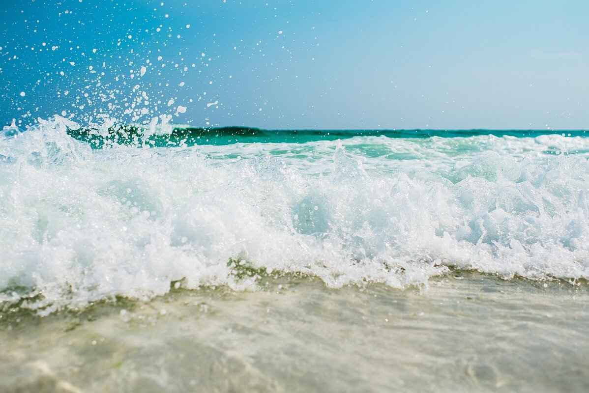 Modern Beach House Designs: The Top Trends for 2025 7 What Are the Benefits of Customization in Beach House Designs?