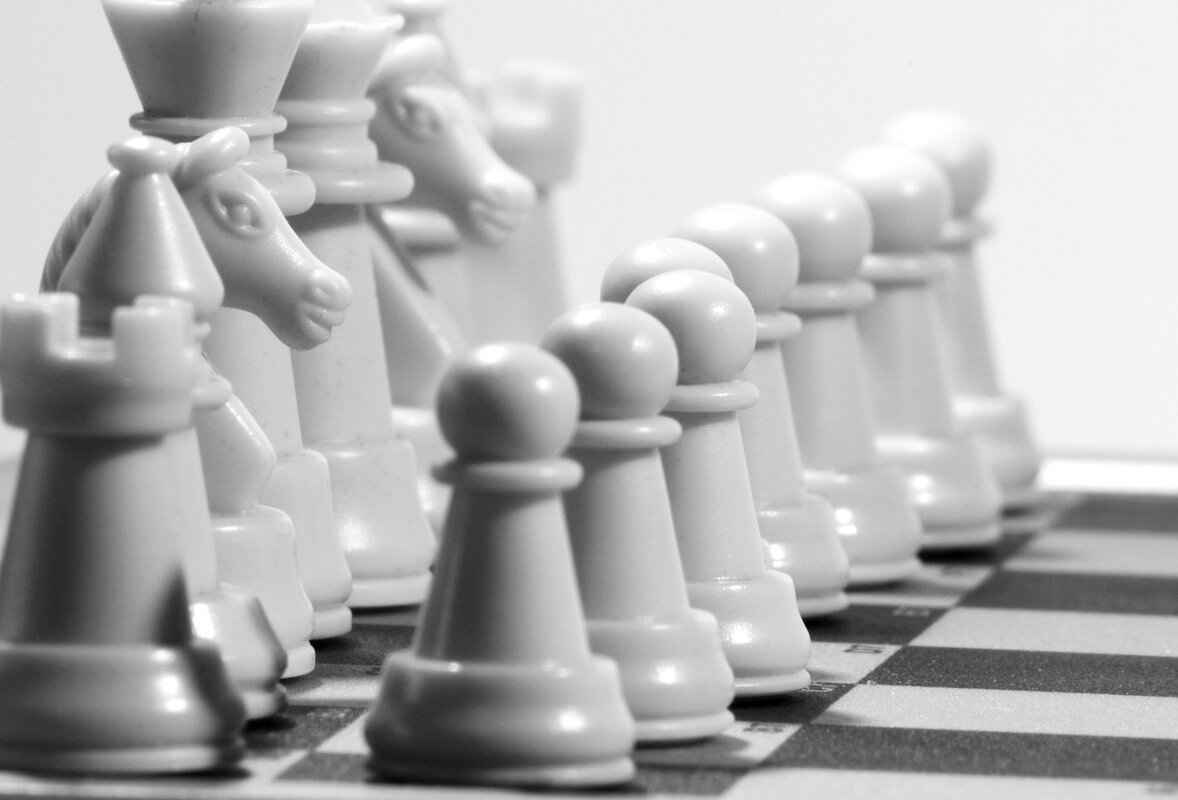 What Makes a Chess Set Modern?