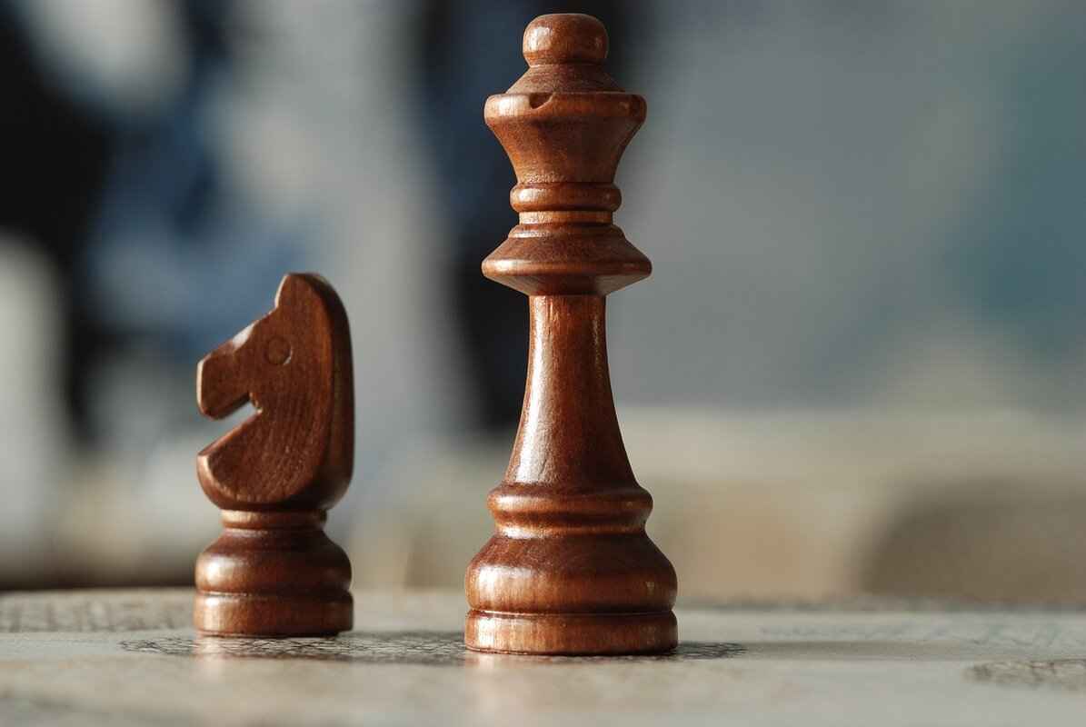 Top Materials Used in Modern Chess Sets