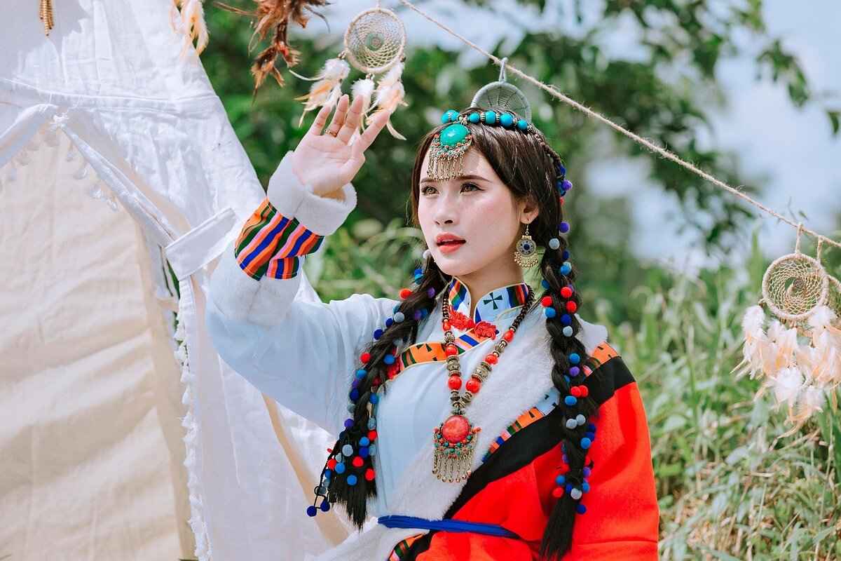 How Do Seasonal Changes Affect Mongolian Cuisine?