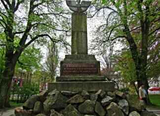 Obstagoon Pokémon: Evolution, Best Moveset, and How to Use It in Battle Obstagoon Pokémon: Evolution, Best Moveset, and How to Use It in Battle