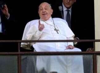 Pope Returns to Vatican After 5-Week Hospital Stay for Pneumonia pope-returns-to-vatican-after-5-week-hospital-stay-for-pneumonia