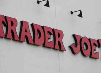 Restocked Trader Joe’s Mini Canvas Totes in New Colors restocked-trader-joes-mini-canvas-totes-in-new-colors