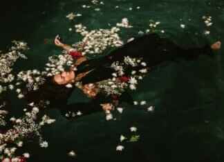 Rihanna’s Best Slip Dress Moments – How to Steal Her Look Rihanna’s Best Slip Dress Moments – How to Steal Her Look