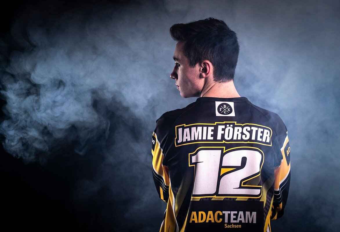 Official Retailers for the Saka Jersey