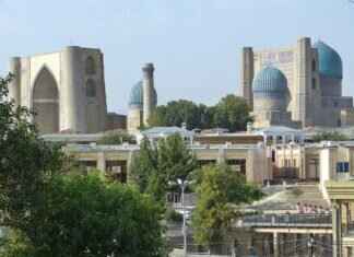 Samsa: Uzbekistan’s Delicious Street Pastry Samsa: Uzbekistan’s Delicious Street Pastry