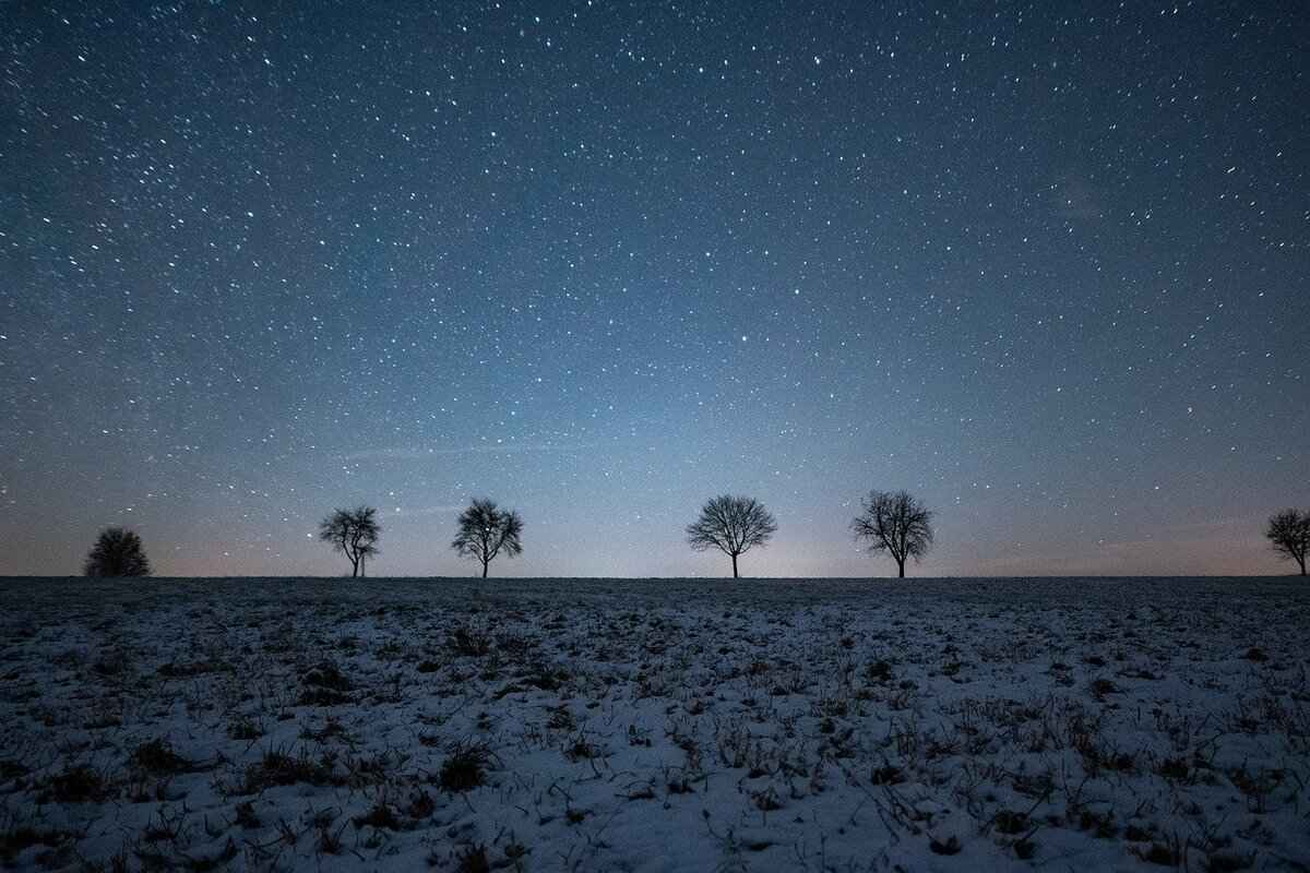 How to Accessorize Your Night Dress Like Selena?