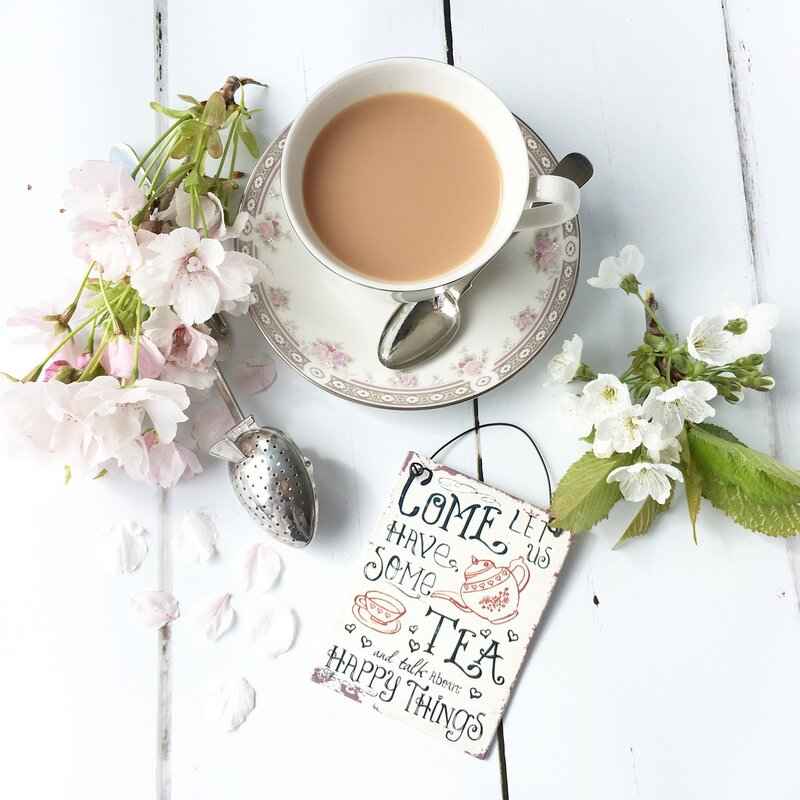 What Types of Tea are Commonly Served?