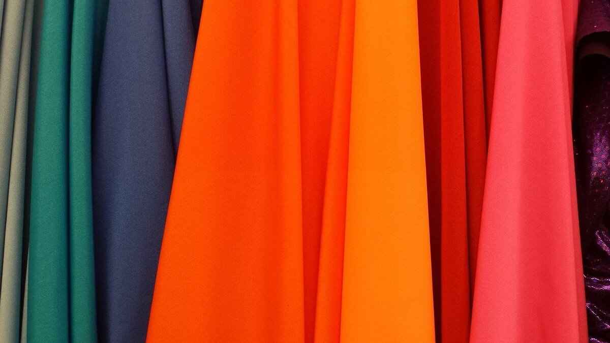 How to Utilize Vertical Space in Your Closet?