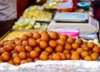 The Best Foods to Eat During Diwali: Sweets & Savory Treats The Best Foods to Eat During Diwali: Sweets & Savory Treats