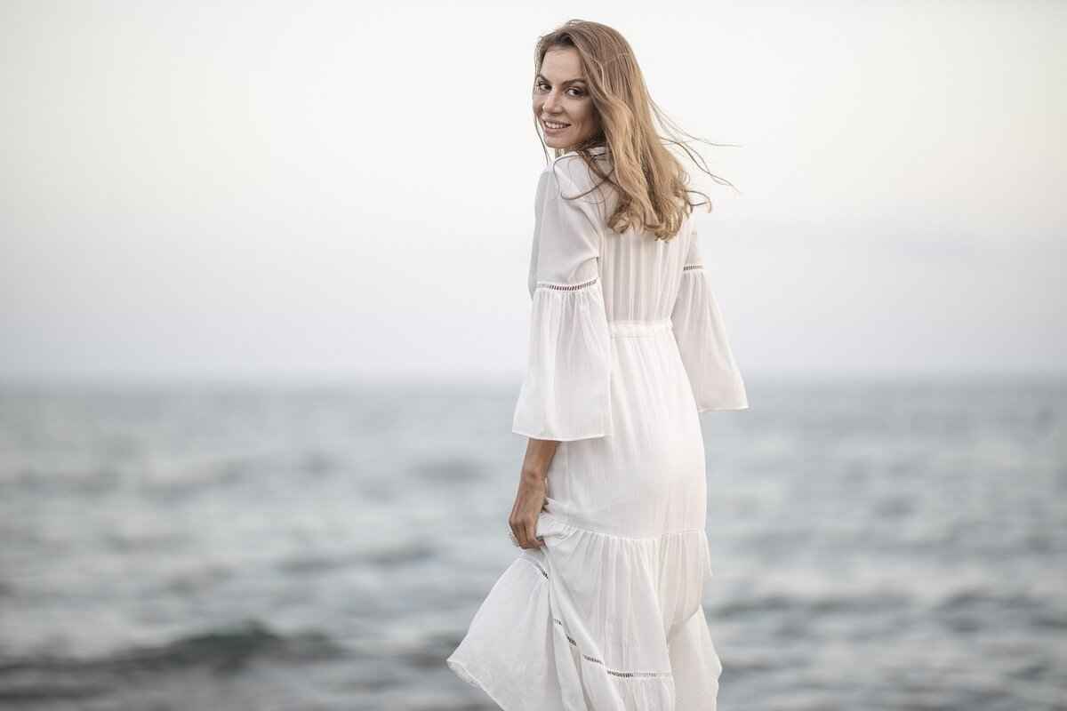 Best Colors and Patterns for Resort Fashion