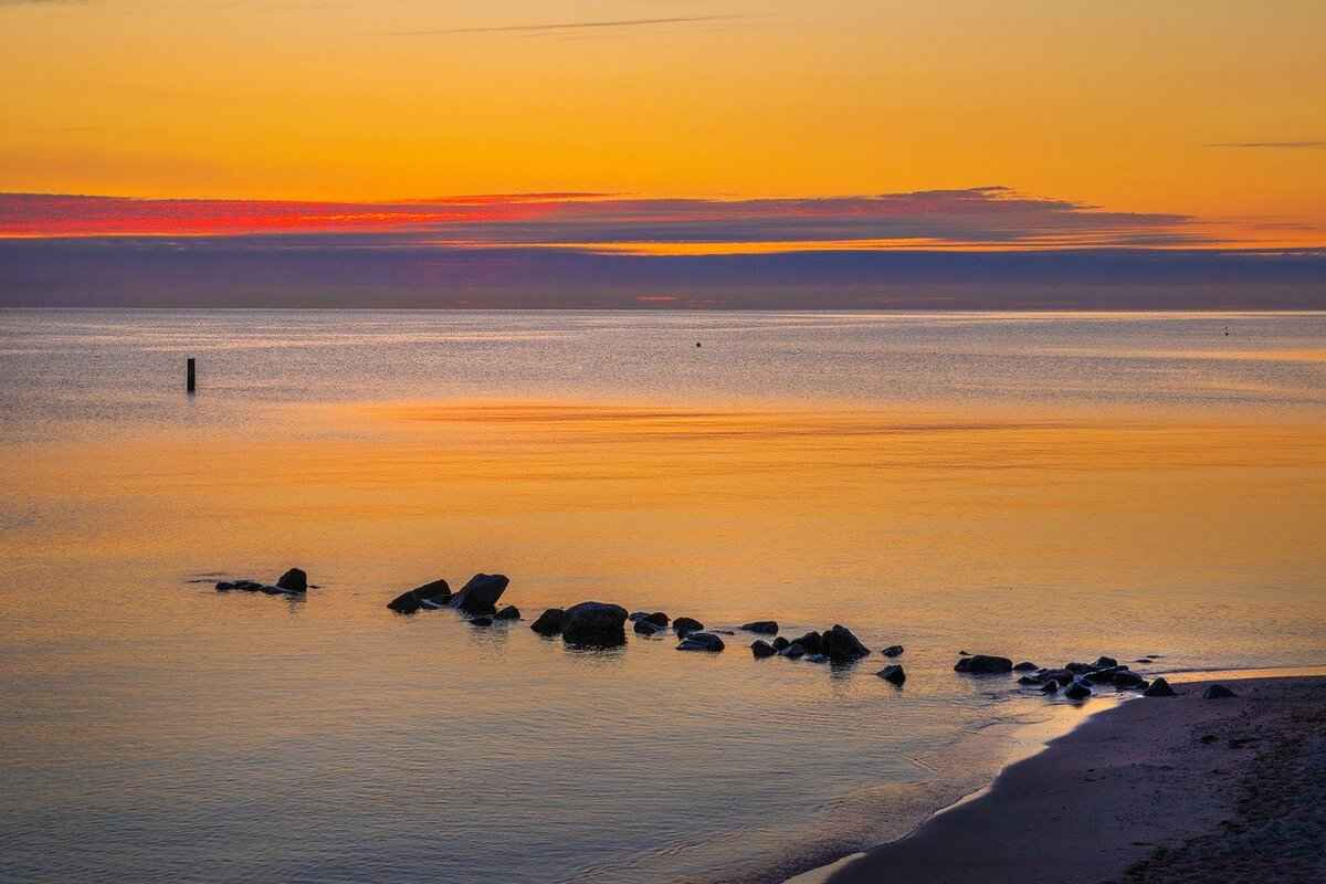 The Best Summer Night Dresses for Staying Cool & Breathable 4 What Styles Are Trending This Summer?