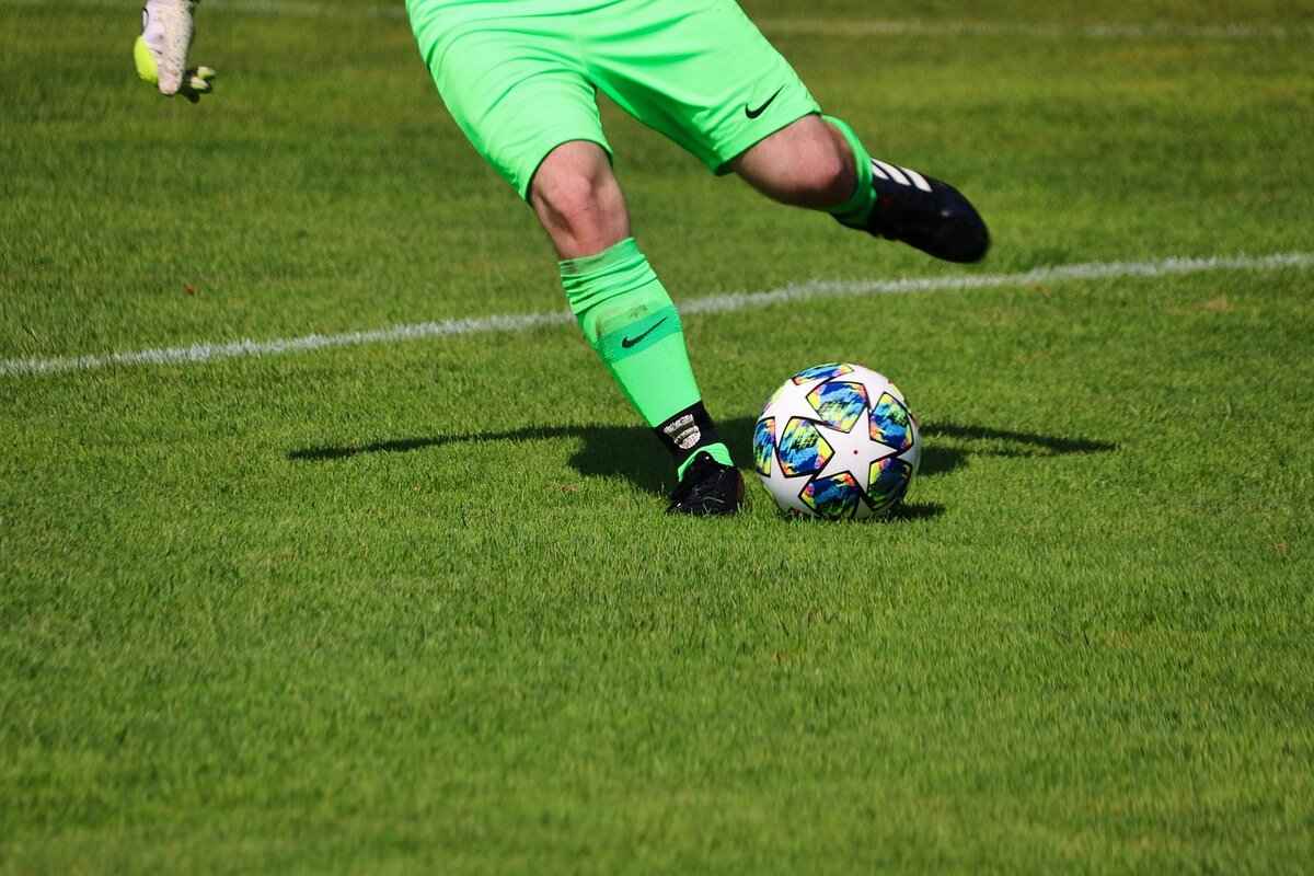 Modern Trends in Chelsea Goalkeeper Kits