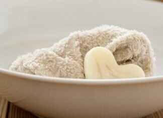 The Evolution of Poke Bowls: Hawaiian Roots with Asian Influence The Evolution of Poke Bowls: Hawaiian Roots with Asian Influence