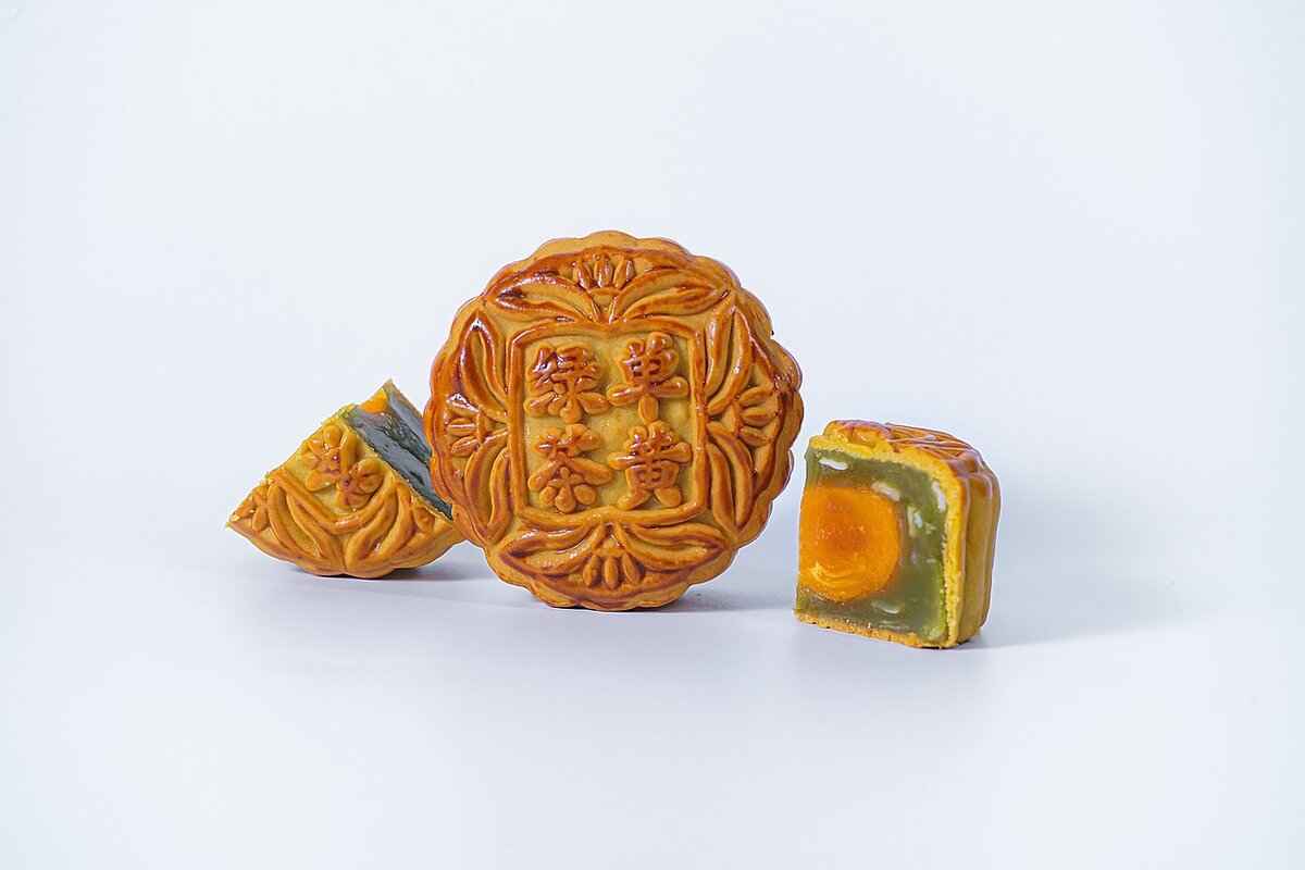 Why Are Mooncakes Symbolic of Reunion and Harmony?