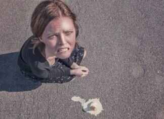 The Movie & TV Characters Who Made Slip Dresses a Trend The Movie & TV Characters Who Made Slip Dresses a Trend