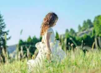 The Right Way to Fold a Slip Dress to Avoid Creases The Right Way to Fold a Slip Dress to Avoid Creases