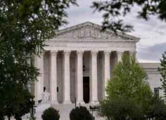 Trump Lawyers Seek Supreme Court Block on San Francisco Rehiring Order trump-lawyers-seek-supreme-court-block-on-san-francisco-rehiring-order