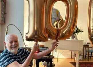 UK’s Oldest Podcaster: Laurence Olivier’s Former Voice Coach uks-oldest-podcaster-laurence-oliviers-former-voice-coach