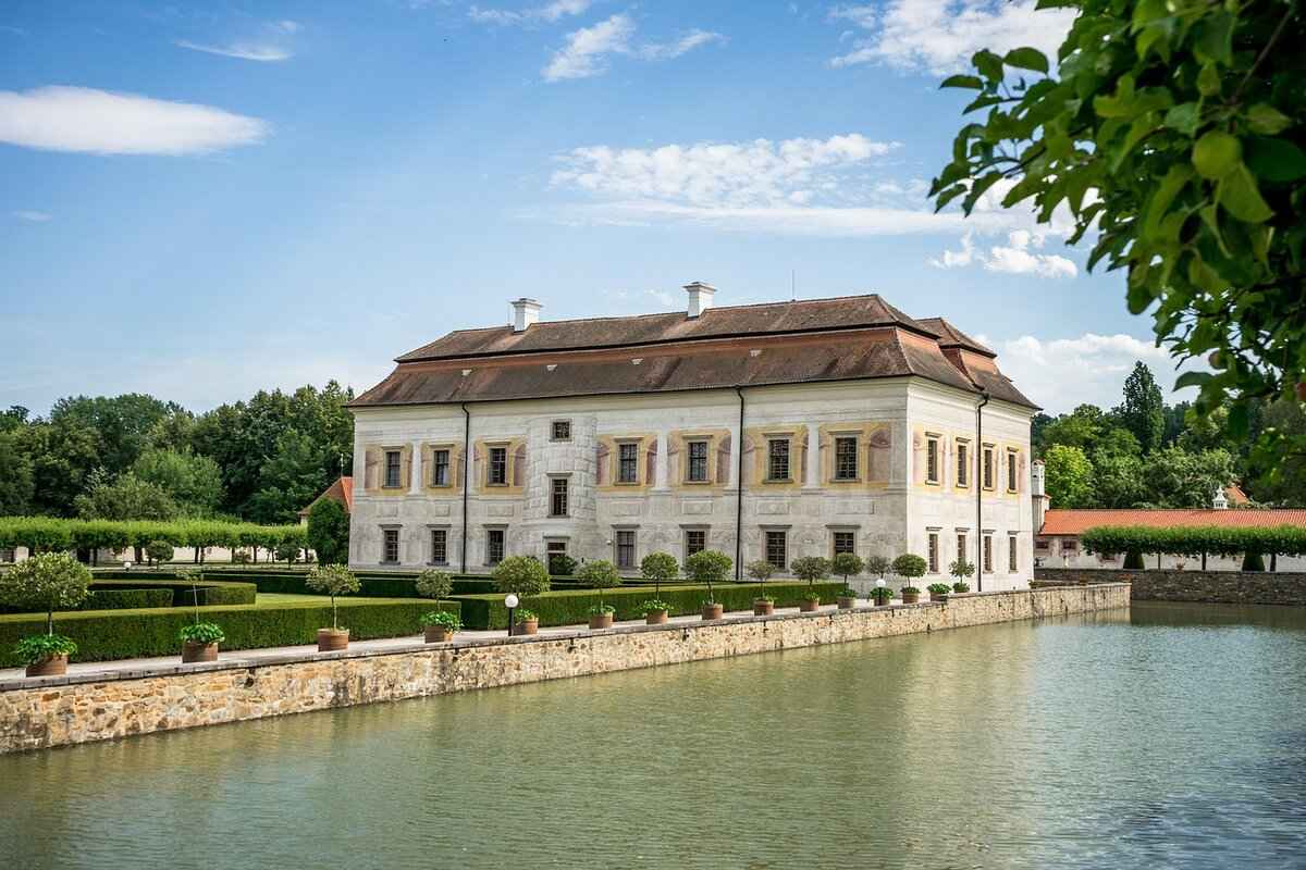 Valerie Kratochvil Obituary Smithtown: Remembering Her Life and Legacy 10 Lessons Learned from Valerie's Life