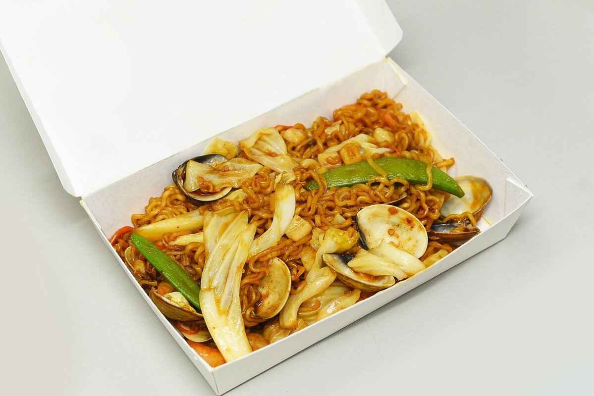 What Are Some Vegan-Friendly Asian Noodle Dishes?