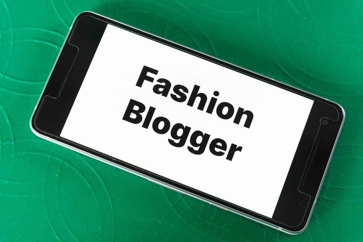 WebFreen.com Fashion: The Latest Trends and Style Tips 9 Mixing High and Low Fashion