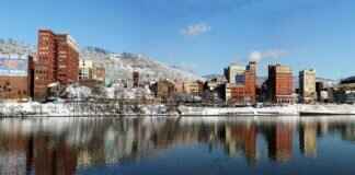 West Bengal CM Mamata Banerjee: What You Should Know About Her Leadership West Bengal CM Mamata Banerjee: What You Should Know About Her Leadership