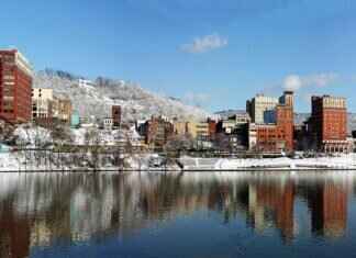 West Bengal CM Mamata Banerjee: What You Should Know About Her Leadership West Bengal CM Mamata Banerjee: What You Should Know About Her Leadership