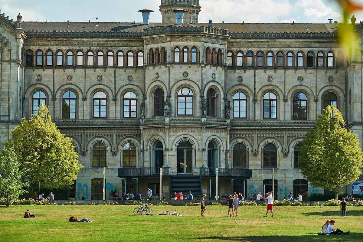 West Bengal State University: A Guide to Admissions and Courses Offered 2 Admission Process at WBSU