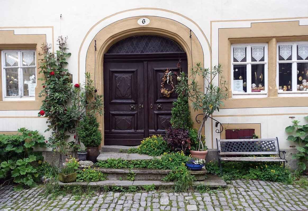 What Are the Best Windshield Wipers? A Buyer’s Guide 2 Types of Windshield Wipers: Which One is Right for You?