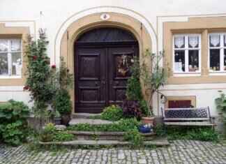 Who Invented Windshield Wipers? The Fascinating History Behind Them Who Invented Windshield Wipers? The Fascinating History Behind Them