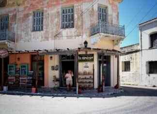 Will AutoZone Install Windshield Wipers for You? What to Expect Will AutoZone Install Windshield Wipers for You? What to Expect