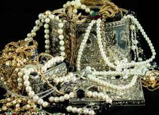 10. Technology & Innovation in Custom Jewelry 10. Technology & Innovation in Custom Jewelry