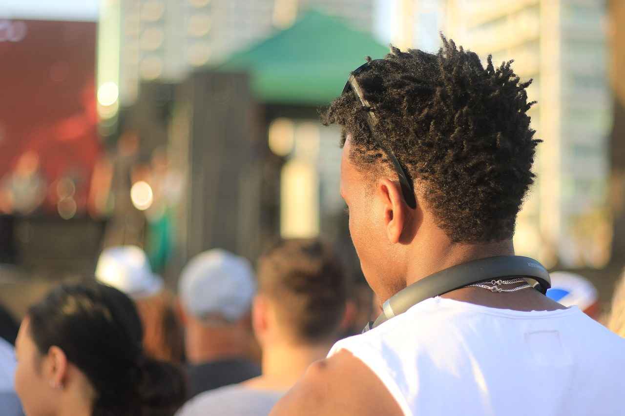 Can You DIY 1920s Haircuts at Home?